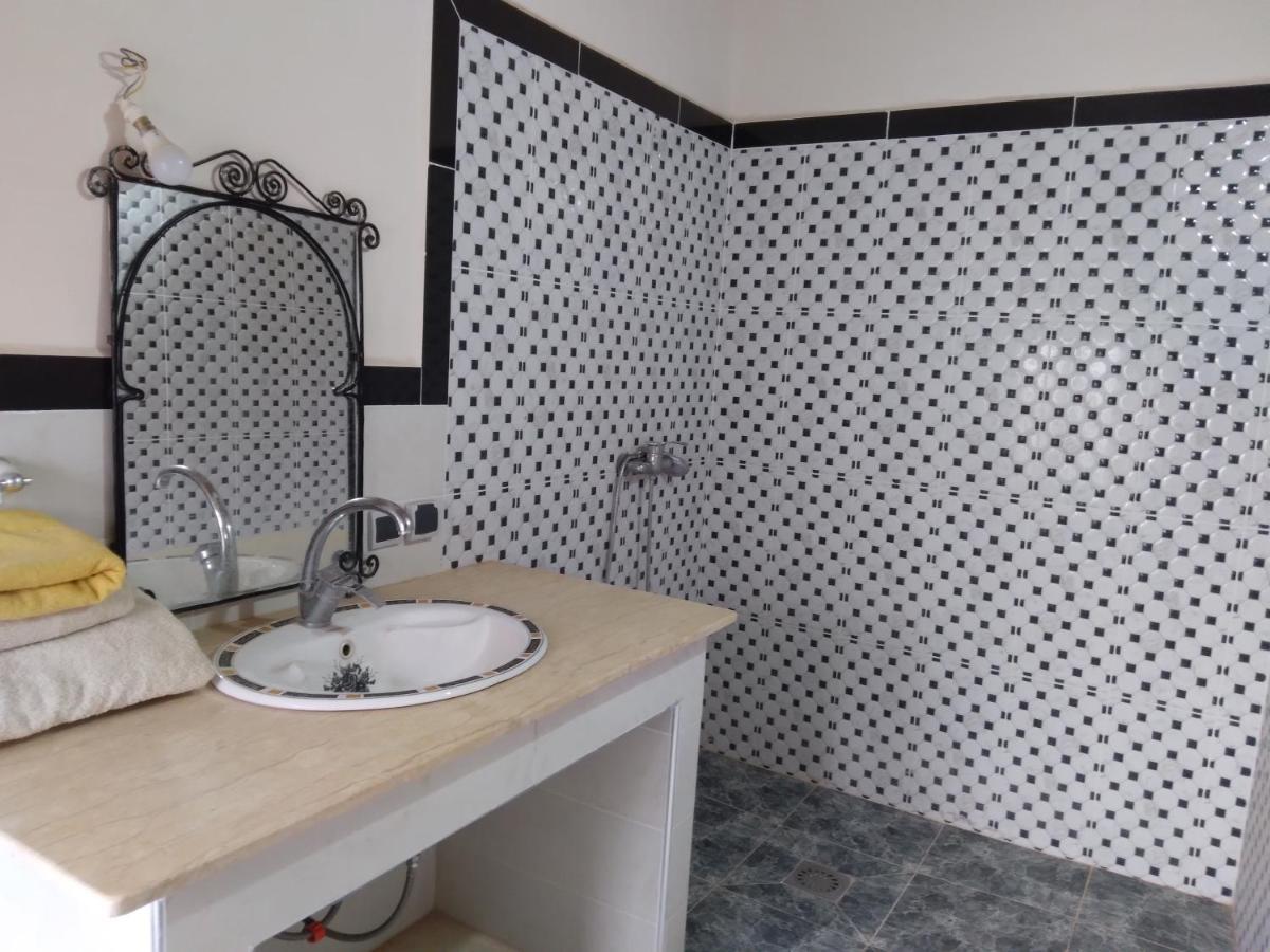 Hotel Et Restaurant Riad Amodou Тингир Экстерьер фото